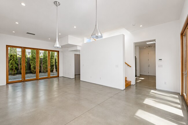 Foto del edificio - Contemporary Luxury Living in the Heart of La Jolla Village