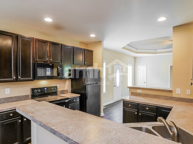 Building Photo - 48 Kings Canyon Ct
