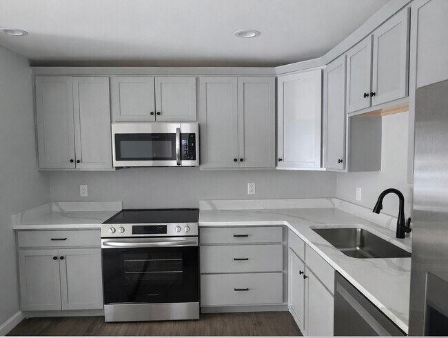 Foto del edificio - 18 Luzerne Rd