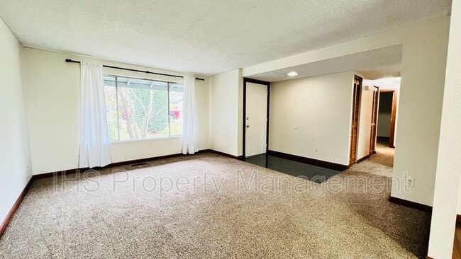 Building Photo - 1613 S Palouse Pl