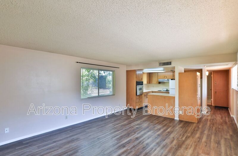 Primary Photo - 224 N Macdonald