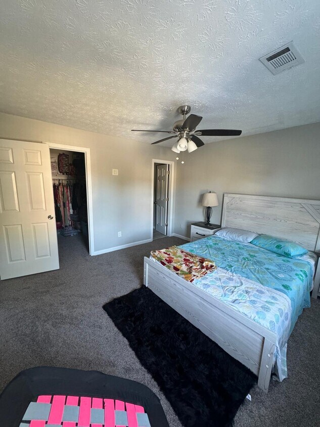 Foto del edificio - 1776 BERTRAM LN SW