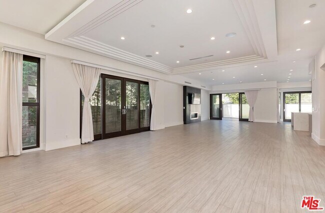 Foto del edificio - 312 S Palm Dr