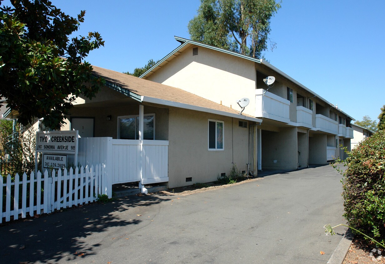 Primary Photo - 917-919 Sonoma Ave