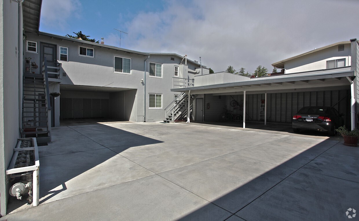 Building Photo - 1322 Holly St