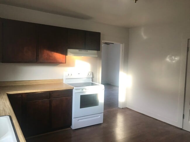 Building Photo - Cute 2 bedroom in Centralia