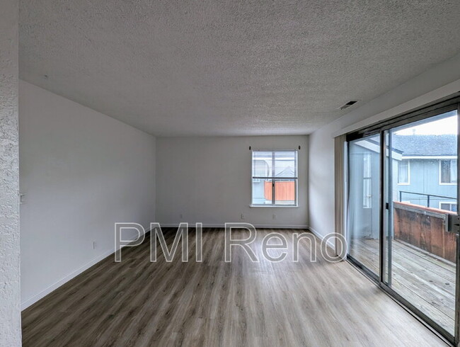 Foto del edificio - 4600 Neil Rd