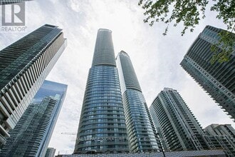 Building Photo - 14 York St