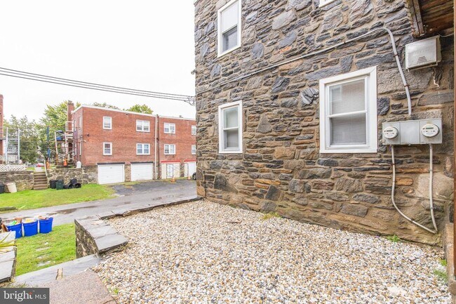 Building Photo - 4004 Lasher Rd