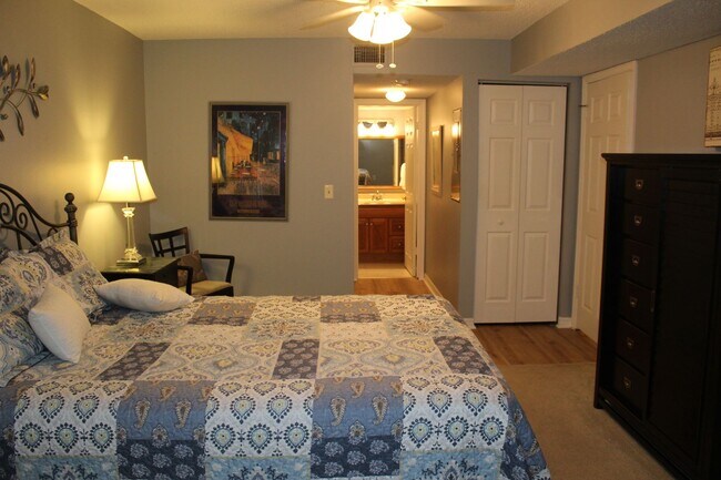 Foto del edificio - Furnished condo