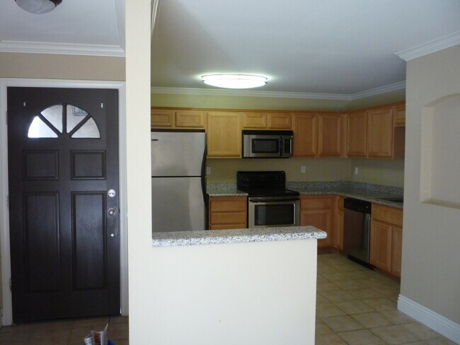 Building Photo - Updated Imperial Beach Condo!