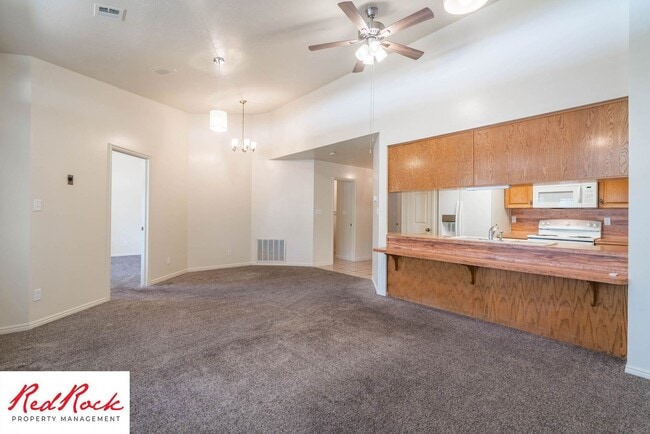 Building Photo - 3 Bedroom End Unit Townhome in Downtown St. George