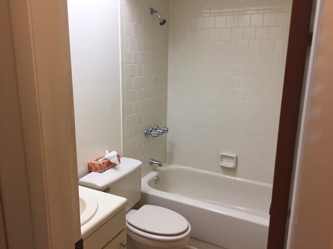 Foto del edificio - 4247 66th St Cir W