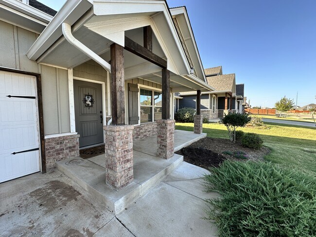 Building Photo - 3710 Addison Ave