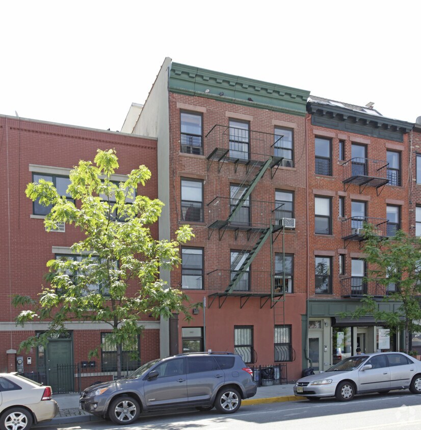 Primary Photo - 143 Columbia St