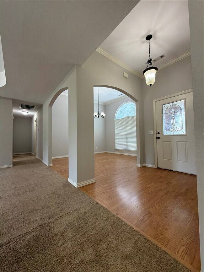 Foto del edificio - 2330 N Stonecrest Dr