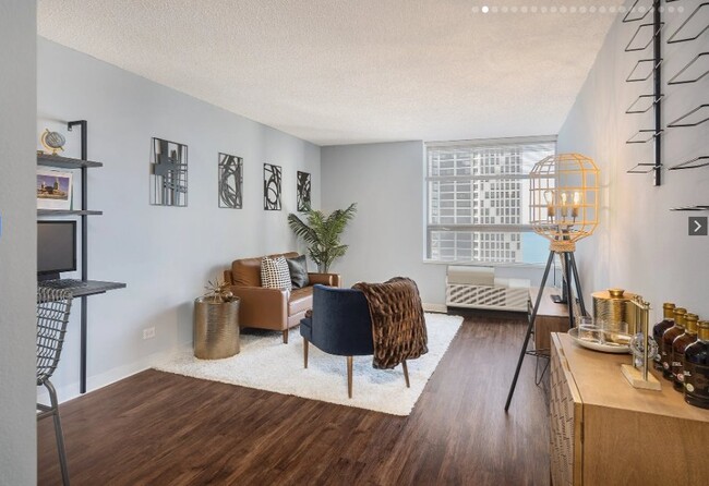 Foto del edificio - 443 E Ohio St