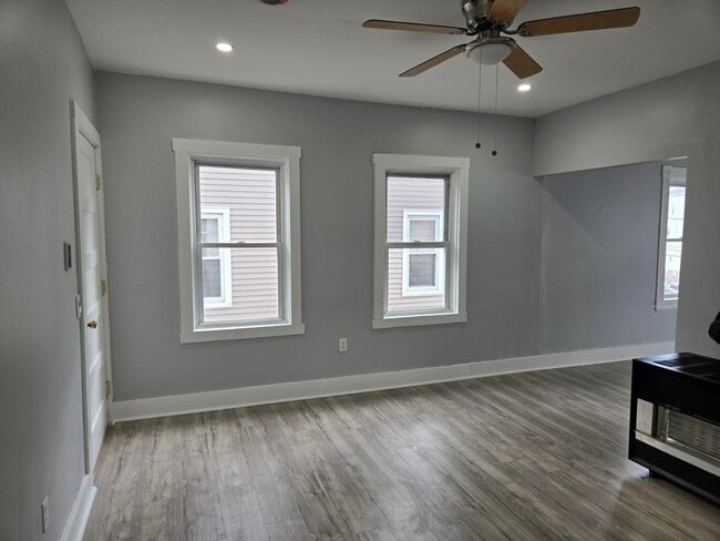 Foto del edificio - 90 Quequechan St