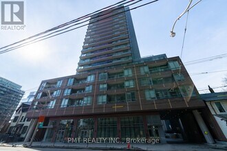 Building Photo - 120 Parliament St