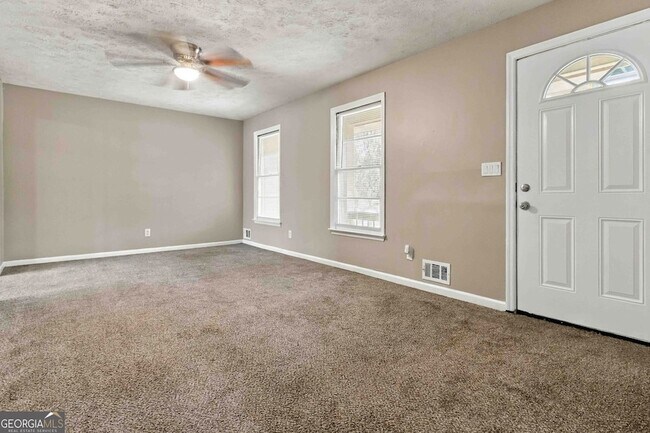 Foto del edificio - 9169 Lakeview Dr SW