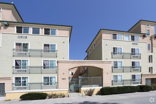 Foto del edificio - Adda & Paul Safran Senior Housing