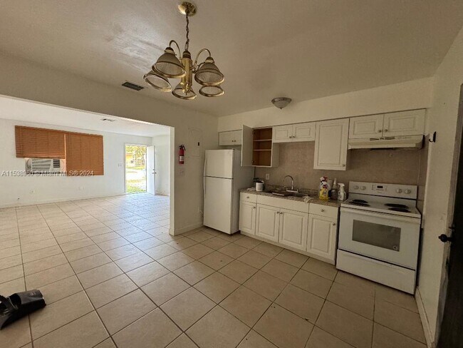 Foto del edificio - 1850 NW 93rd Terrace