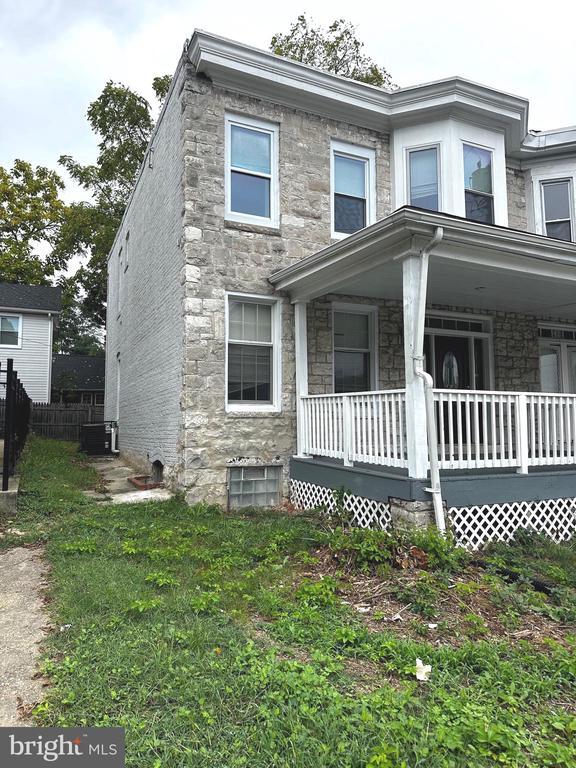 Foto del edificio - 404 E Cold Spring Ln