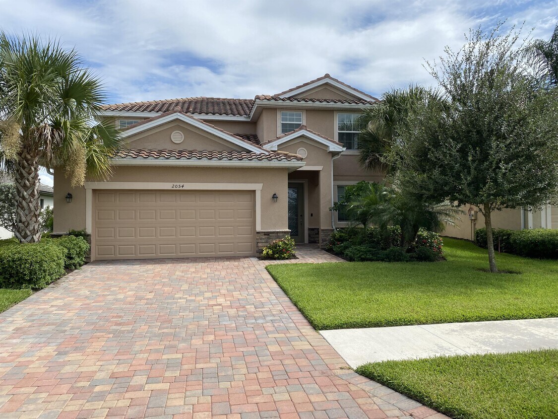 Primary Photo - 2054 W Minneola St