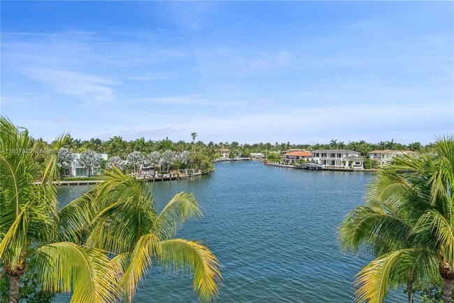 Building Photo - 20185 E Country Club Dr