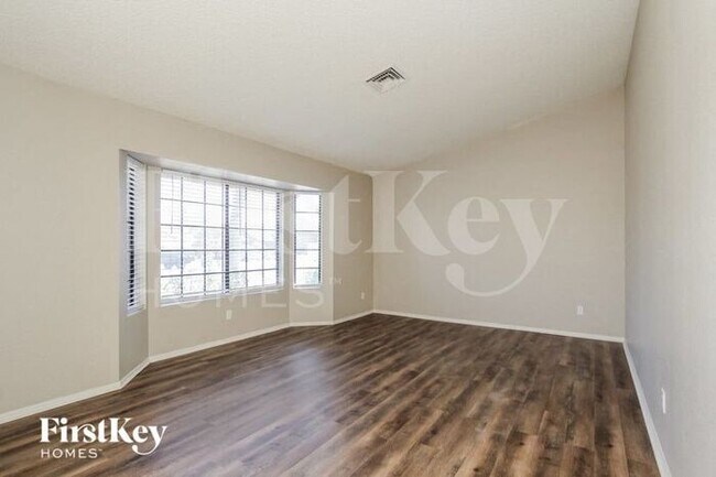 Building Photo - 6702 N 73rd Ave