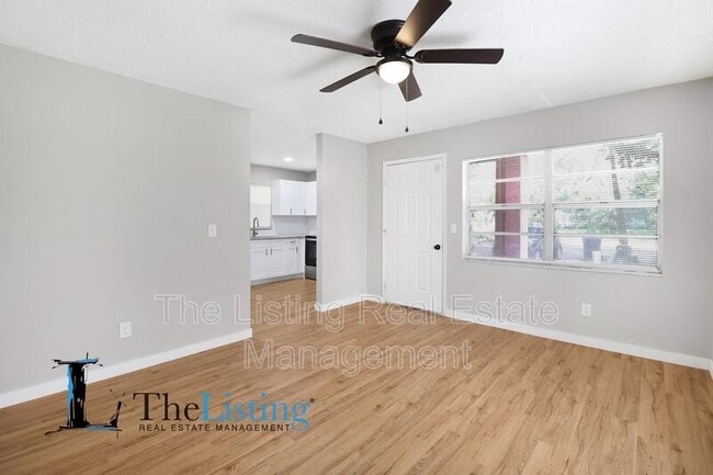 Building Photo - 2615 E Cayuga St
