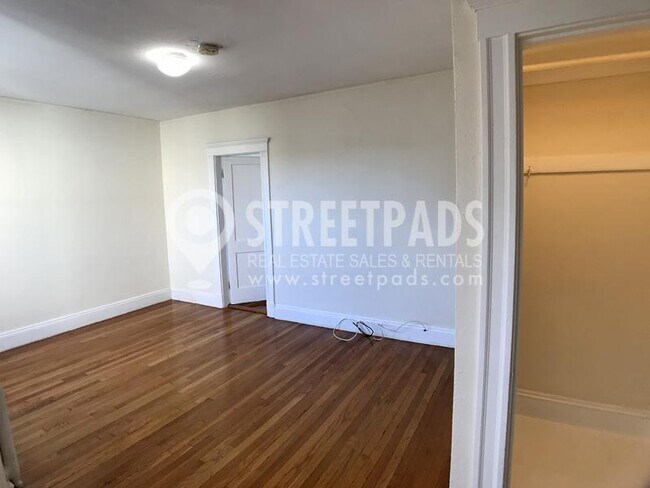 Foto del edificio - 1 bedroom in Boston MA 02215
