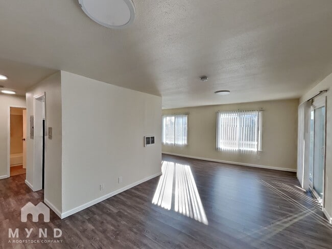 Building Photo - 240 Athol Ave