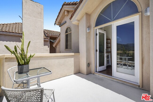 Foto del edificio - 29355 Heathercliff Rd