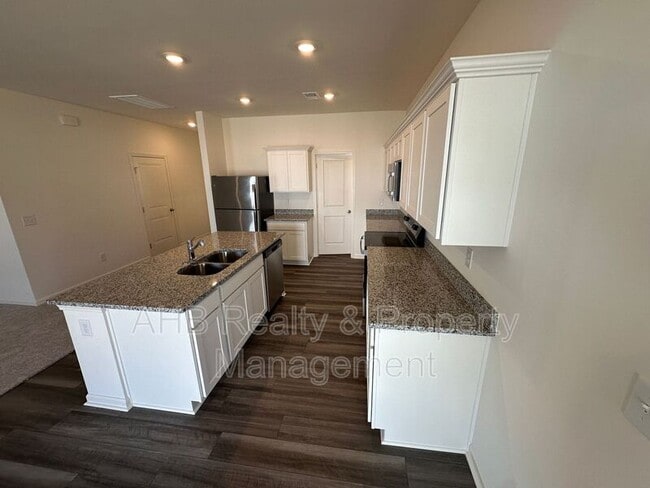 Photo - 379 Shiloh Wy House