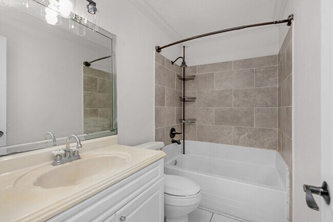 Building Photo - 131 Bayou View Dr