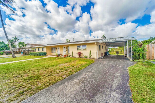 Foto del edificio - 4681 SW 43rd Terrace