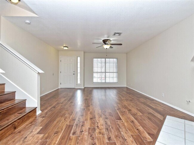 Foto del edificio - 2205 Southeastern Trail