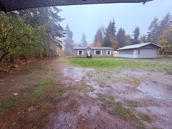 Foto del edificio - Charming Country Home on Over an Acre – Ci...