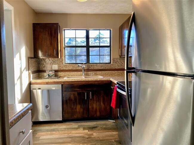 Building Photo - 2510 Hidden Cove Ct