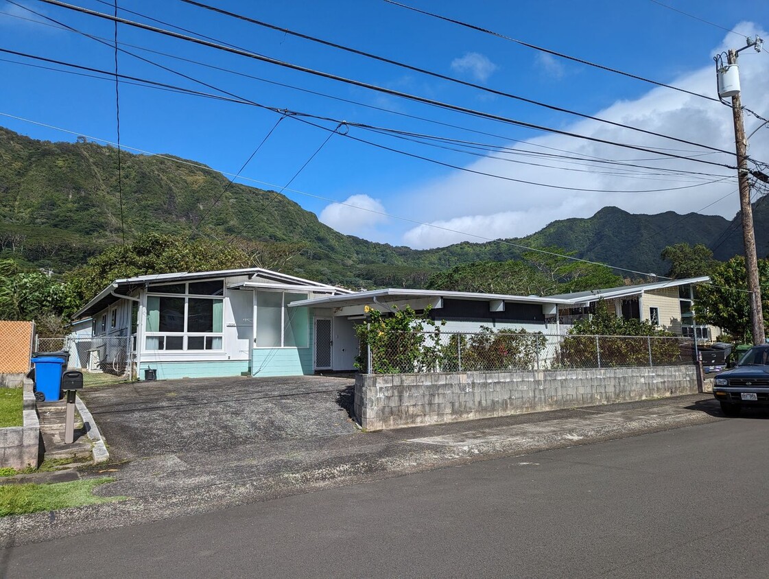 Primary Photo - Vintage Upper Manoa 3 bed 2.5 Bath home