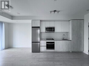Building Photo - 5858 Yonge St
