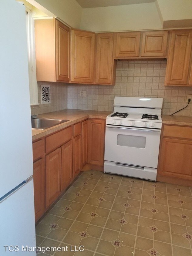 Primary Photo - 1020 E Mt Airy Ave
