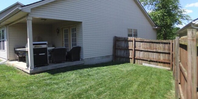 Building Photo - 2576 Moray Pl