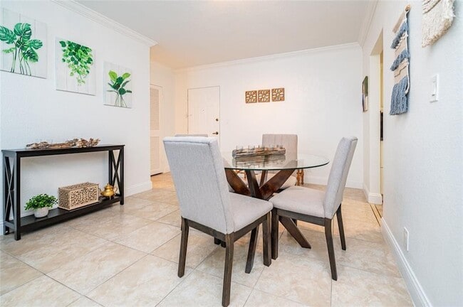 Building Photo - 2501 S Ocean Dr