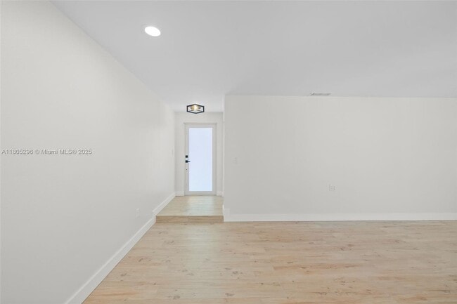 Building Photo - 11600 SW 33rd Terrace