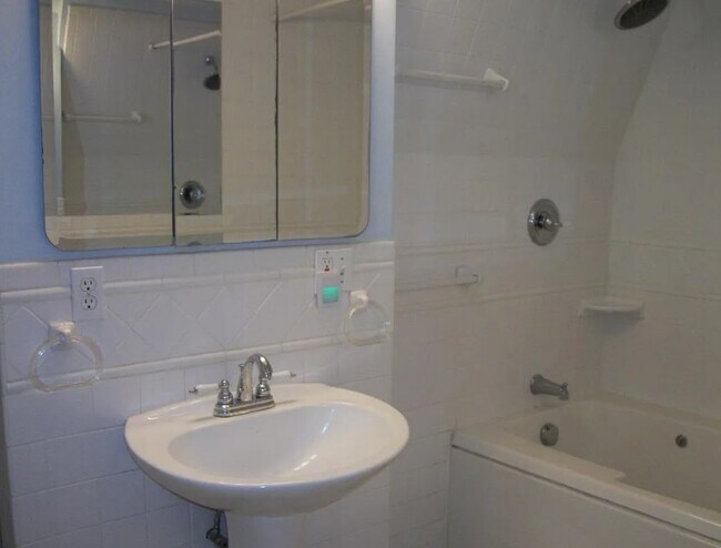 Foto del edificio - 3148 Linwood Ave