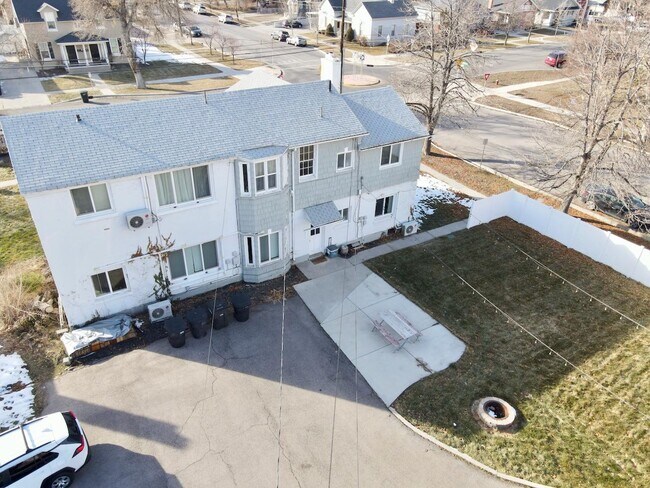 Foto del edificio - 184 N 200 E