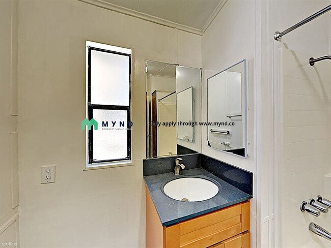 Building Photo - 2 br, 1 bath Apartment - 2219 23rd Ave