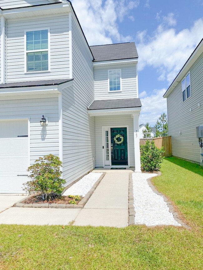 Building Photo - Lovely Cane Bay Home!!